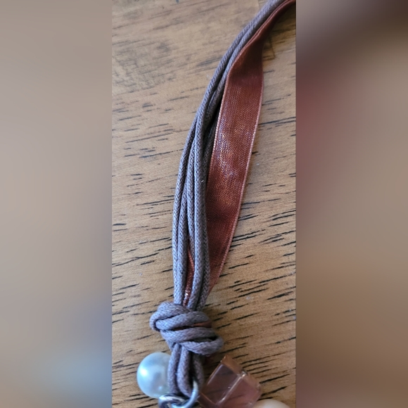 NECKLACE - Picture 3 of 4